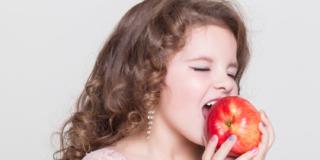 Una campagna nelle scuole per avvicinare i bambini alla mela