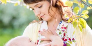 Allattamento al seno: la guida ufficiale secondo OMS e Unicef Allattamento al seno: la guida ufficiale secondo OMS e Unicef