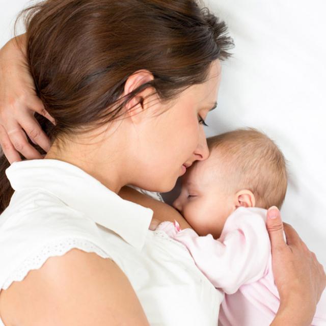 https://www.bimbisaniebelli.it/wp-content/uploads/2015/01/allattamento-pi-latte-640x640.jpg