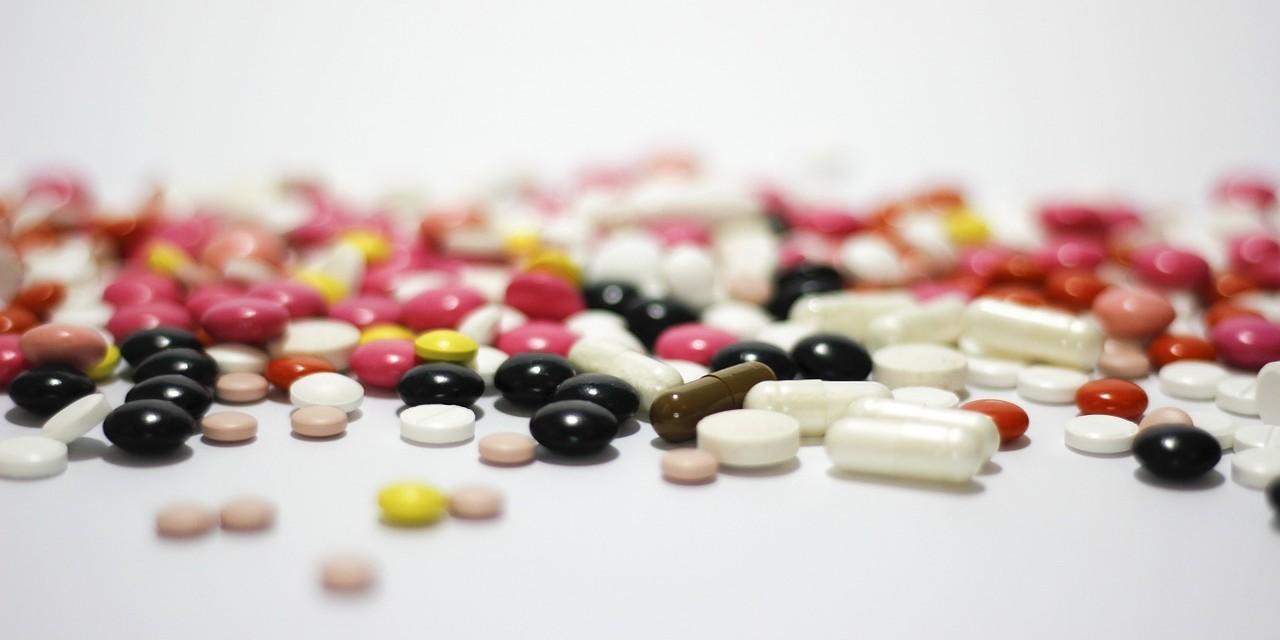 https://static.bimbisaniebelli.it/wp-content/uploads/2015/01/farmaci-e1421340784401.jpg