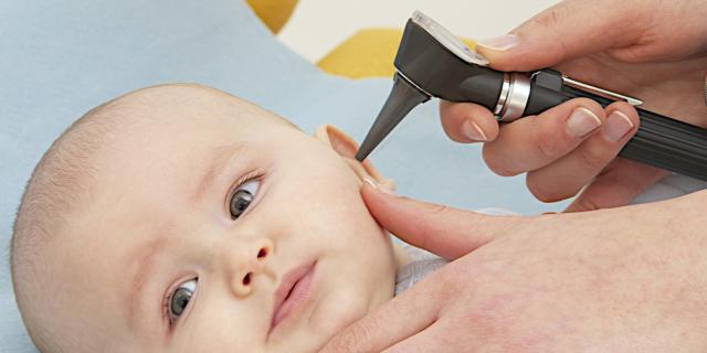 Controlli e visita del neonato dal pediatra – 7° mese Controlli e visita del neonato dal pediatra – 7° mese