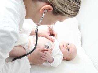 Controlli e visita del neonato dal pediatra – 1°mese