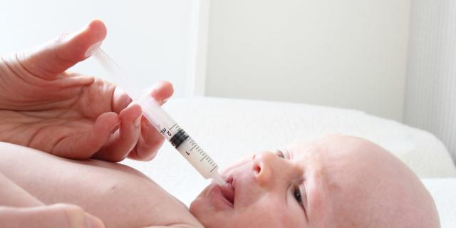 Iniezione della vitamina K nel neonato Iniezione della vitamina K nel neonato