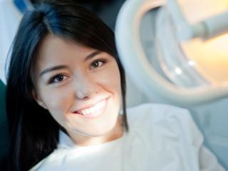 Trattamenti per il viso: si fanno anche dal dentista?