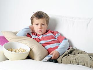 Bambini e troppa tv: danni anche da adulti!