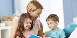 Leggere ai bambini facilita lo sviluppo del linguaggio