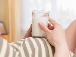 Alimentazione in gravidanza: no a latte uht e bio?
