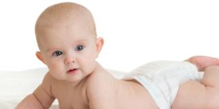Disidratazione bebè: attenzione al pannolino asciutto