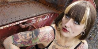 Tatuaggi e piercing: rischi per un ragazzo su quattro