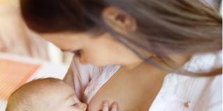 Ecco i falsi miti sull’allattamento al seno