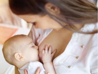 Ecco i falsi miti sull’allattamento al seno