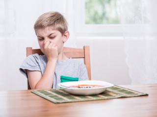 Più a rischio di ansia e depressione i bambini schizzinosi a tavola
