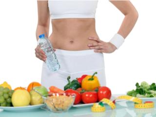 Perdere peso senza restrizioni, si può! Bevi acqua prima dei pasti