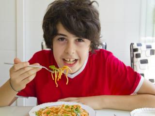 Alimentazione degli adolescenti: monotona e poco bilanciata