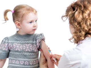 Vaccinazioni: proteggono i bambini anche dall’ictus?