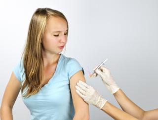Hpv: ancora troppo pochi i genitori che si fidano del vaccino