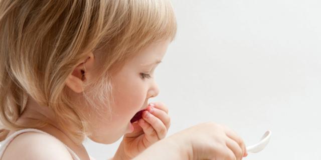 Bambini, mangiate con le mani! bimbi sani e belli Bambini piccoli bellissimi