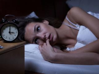 Sonno: gli italiani mangiano male e dormono peggio