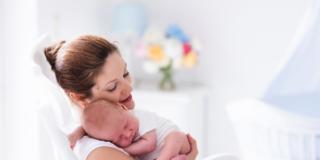 Neonato: i batteri “buoni” sono trasmessi dalla mamma?