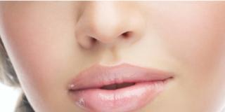 Labbra perfette non hanno l’effetto canotto