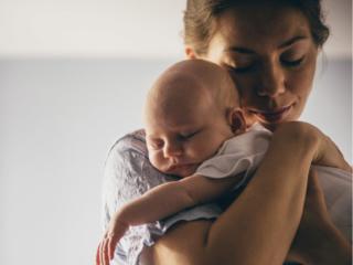 Neonato: parto e allattamento possono influenzarne la salute