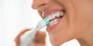 Placca dentale: un rischio per la salute di tutto l’organismo