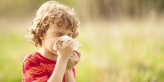 Allergia nei bambini in aumento: sotto accusa lo smog