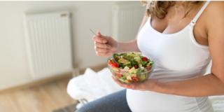 Diete vegetariane e vegane bocciate in gravidanza
