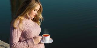 Stipsi in gravidanza: bevi una tisana