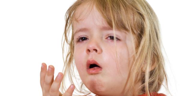 Tosse nei bambini: più a rischio chi beve poco