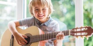 La musica stimola il cervello dei bambini: ecco come