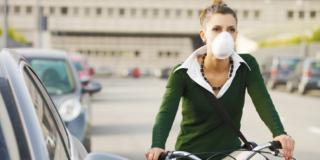 Osteoporosi: lo smog fa male anche alle ossa