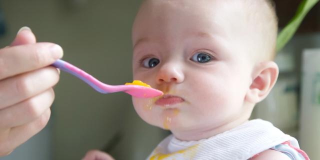 Svezzamento senza stress: i consigli dei pediatri