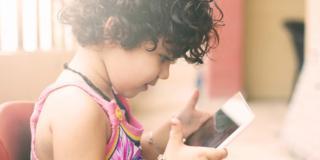 Nativi digitali: come educarli a un uso corretto di tablet, smartphone e pc