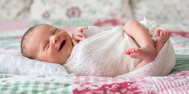 Neonato 1 mese primo mese bimbisani e belli Bambini piccoli bellissimi