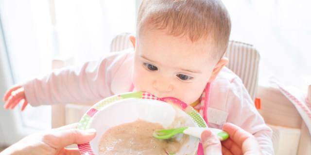 Svezzamento precoce? I pediatri dicono no