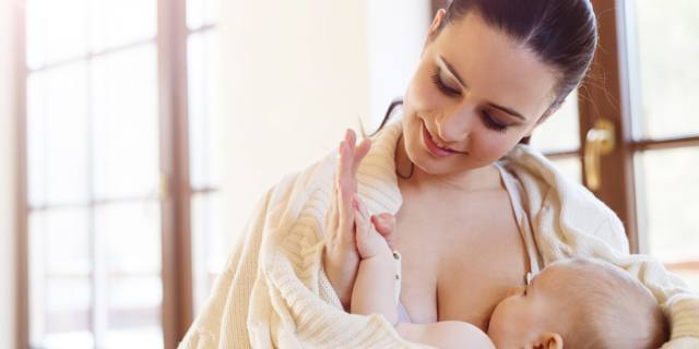 Allattamento e microbiota: i batteri amici che proteggono il bebè