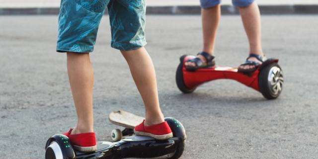 Hoverboard: infortuni a raffica