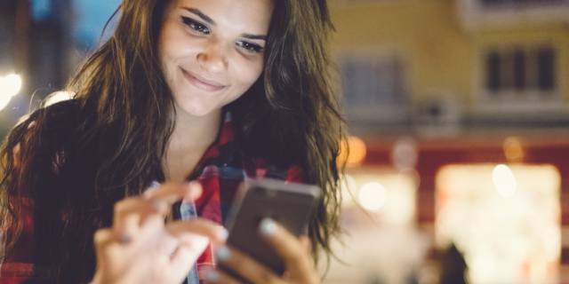 Dipendenza dai social sempre più frequente tra gli adolescenti