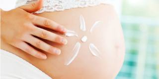 Pelle in gravidanza: occhio a macchie, nei e smagliature