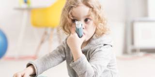 Asma nei bambini: nel 50% dei casi è fuori controllo