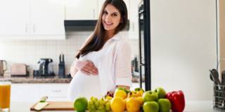 Mangiare per due in gravidanza fa male a mamma e bebè