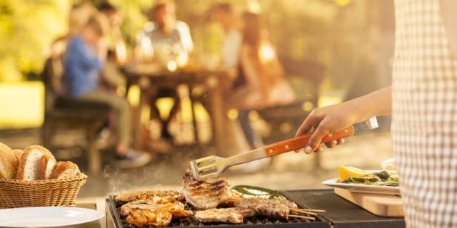 Barbecue, buono ma fa male (anche) alla pelle