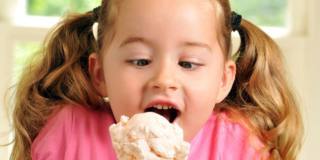 Emotional eating: attenzione ai rischi nei bambini