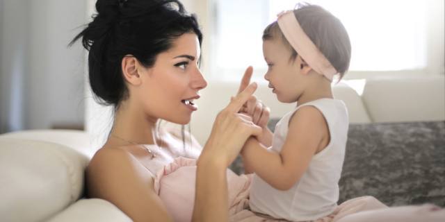 Con il baby talk parlerà prima (e meglio)
