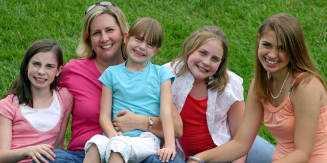 Gravidanza: ogni figlio “costa” alla mamma due anni di vita