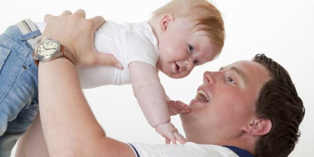 Bimbi obesi: è tutta colpa del papà