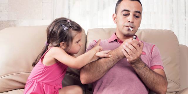Fumo passivo accorcia la vita dei bambini