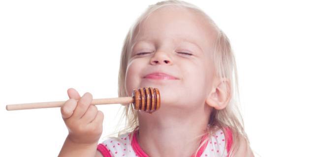 Contro la tosse del bambino via libera al miele