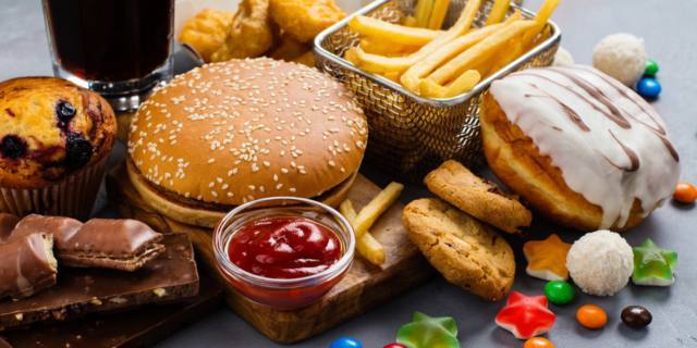 Cibo spazzatura provoca crisi d’astinenza come la droga